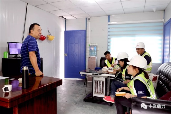 客戶溝通交流現(xiàn)場(chǎng)